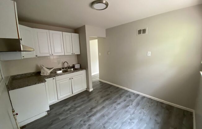 2 beds, 1 bath, $975