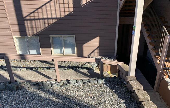 3 beds, 2 baths, 1,434 sqft, $2,450, Unit B110