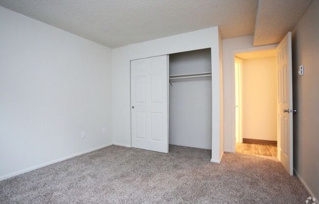 2 beds, 1 bath, 868 sqft, $1,659, Unit 218