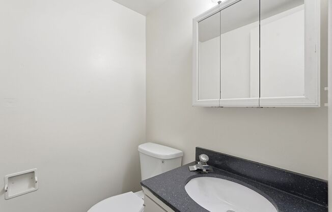 2 beds, 1.5 baths, 1,050 sqft, $1,125, Unit 29