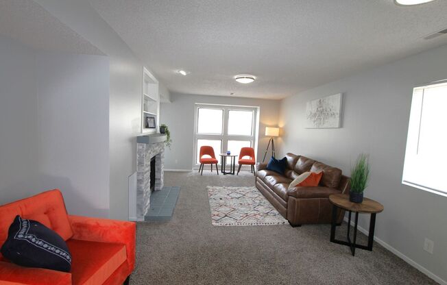 1 bed, 1 bath, $915, Unit 6320-304