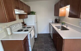 Aloha West Apartment