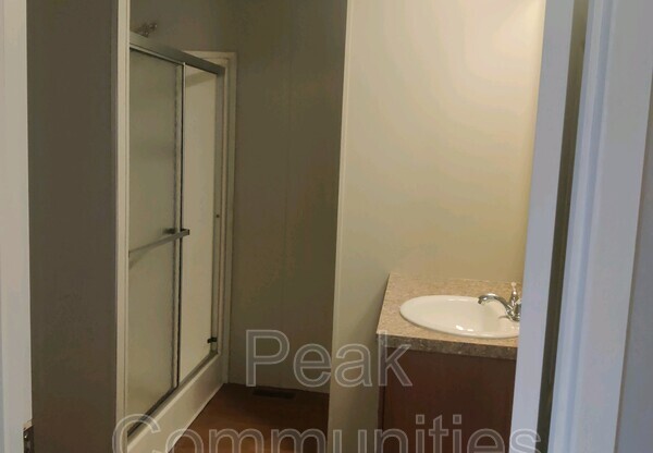 7370 CHINOOK CIR