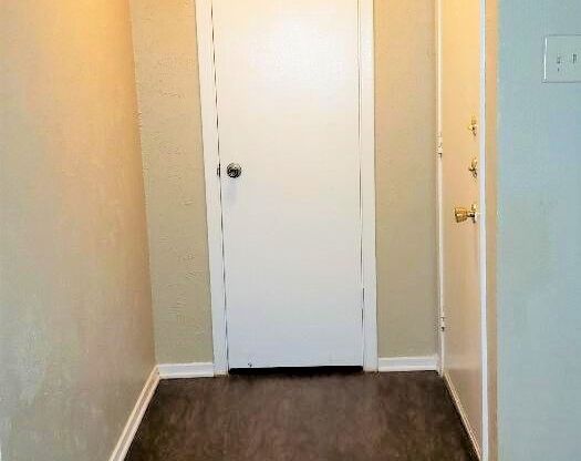 2 beds, 1 bath, 925 sqft, $895, Unit 304
