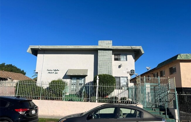 1451 W 105 ST