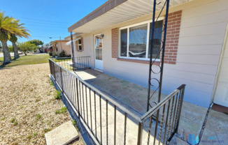 2 beds, 1 bath, $1,450