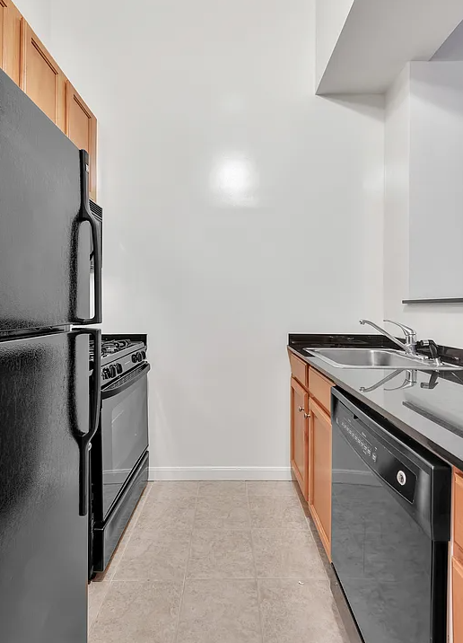 27 GOLD ST