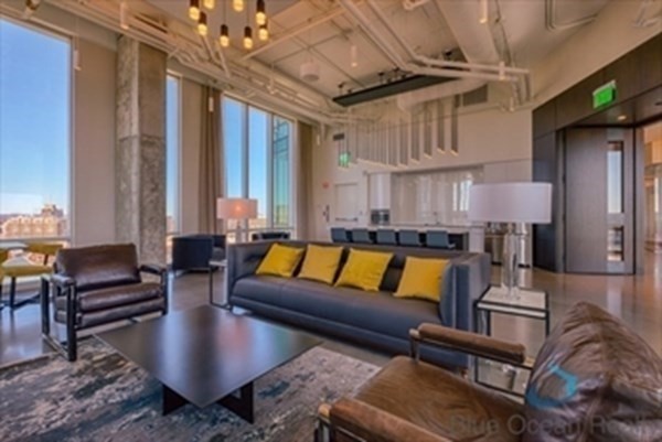 1 bed, 1 bath, 762 sqft, $4,300, Unit 24D