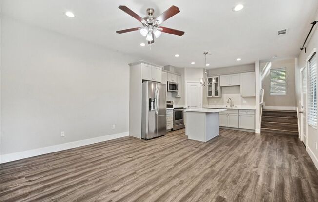 3883 Broadway
