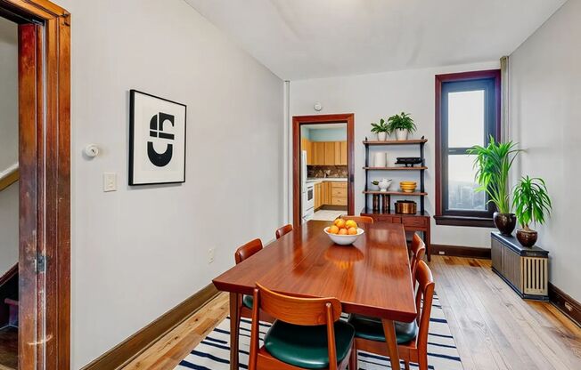 Large Four Bedroom In York!