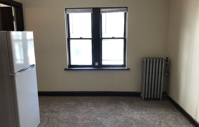 Lower East Side Milwaukee Studio and One bed Apartments- Flexible Lease Terms