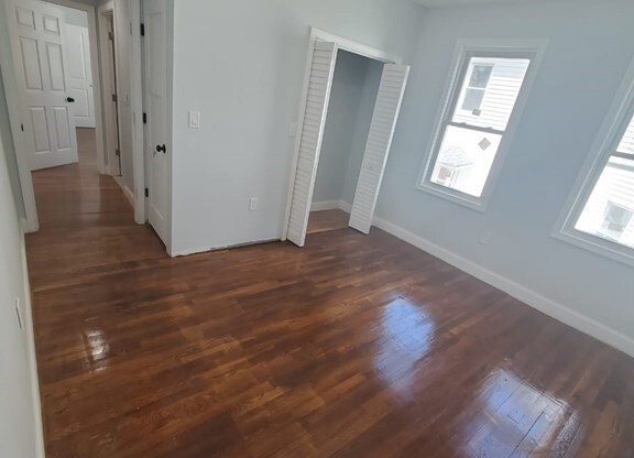 3 beds, 1 bath, 1,000 sqft, $3,100, Unit 2