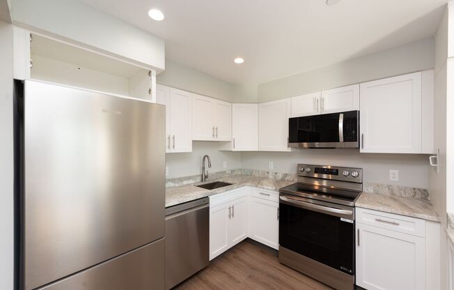 2 beds, 1.5 baths, 1,100 sqft, $2,955, Unit 202F