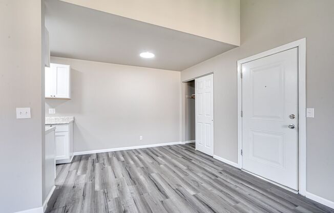 2 beds, 1.5 baths, 925 sqft, $1,199, Unit 3015 - E71