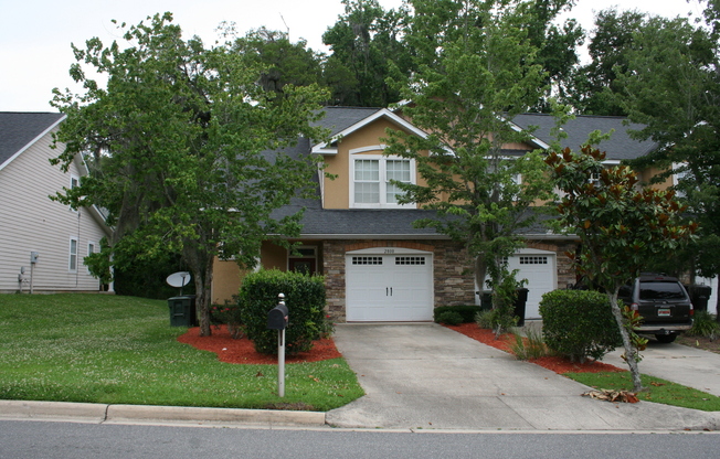 3/2 Townhome available 8/16/2022 - 1 car garage in Summerlake