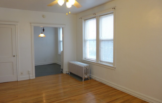 Studio, 1 bath, 400 sqft, $785, Unit 208