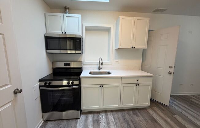 27 E Park Blvd