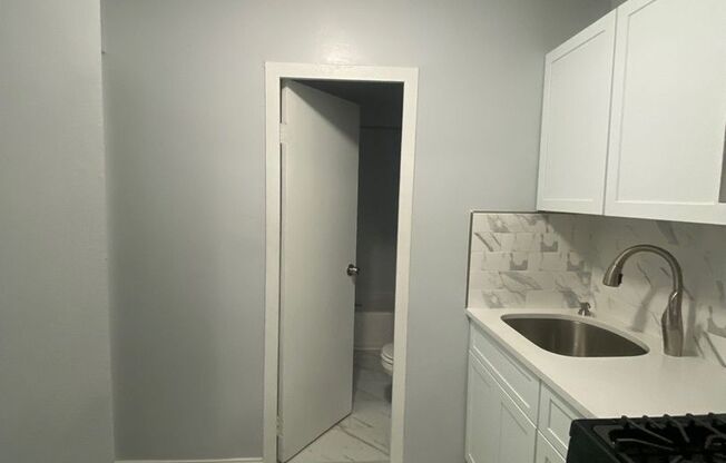 1 bed, 1 bath, $2,400, Unit 7AA