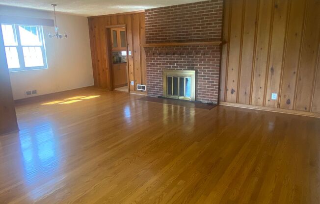 3 beds, 2 baths, $3,850