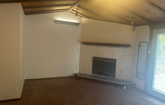 3 beds, 1 bath, $1,563