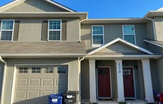 Beatutiful 3 BR / 2.5 Bath Unit in Northeast ISD