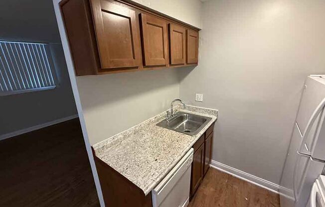 2 beds, 1 bath, 650 sqft, $1,095, Unit 3060-114