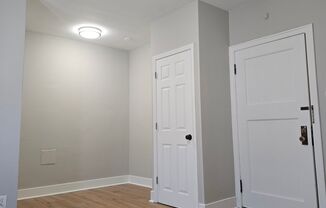 Lower East Side Milwaukee Studio and One bed Apartments- Flexible Lease Terms
