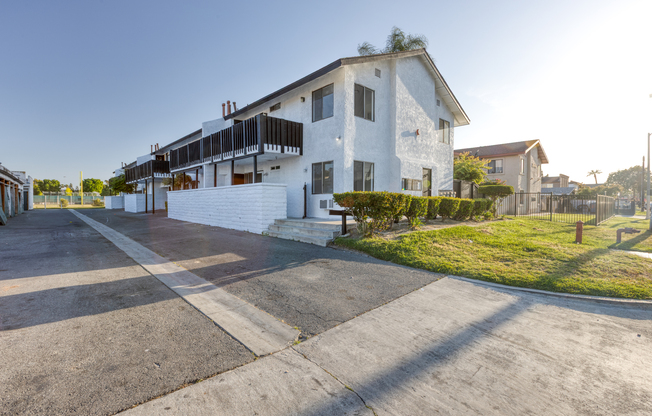 3296 FRANKLIN AVE