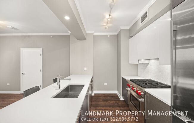 1201 S Prairie Ave