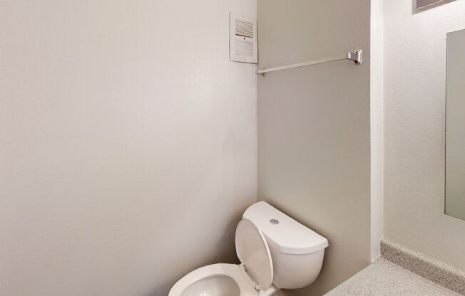 2 beds, 1.5 baths, 1,210 sqft, $1,199, Unit 15-G