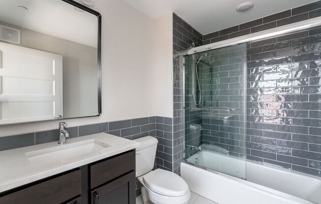 2 beds, 2 baths, $1,750, Unit 1050 N 4th St. Apt. 301