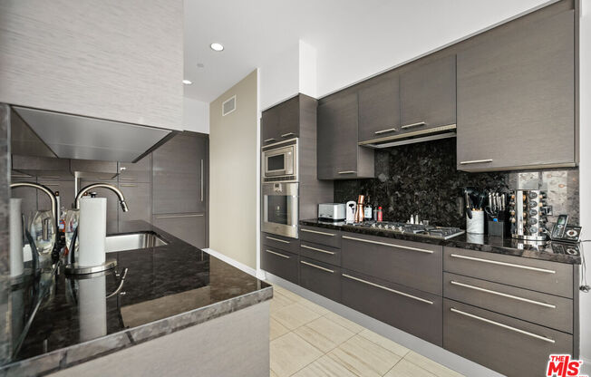 2 beds, 3 baths, 1,700 sqft, $9,500, Unit 37K