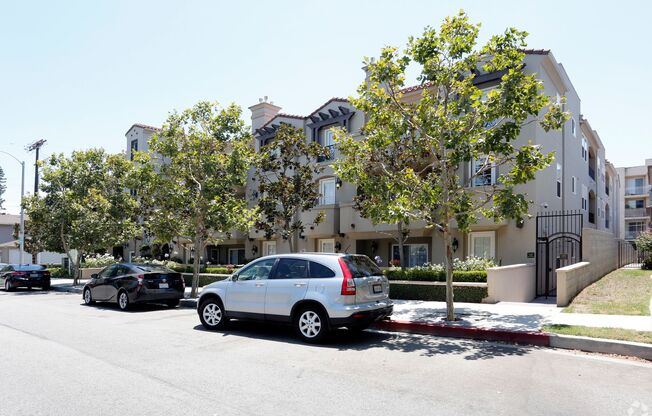 2 beds, 2 baths, 1,292 sqft, $3,195, Unit 206