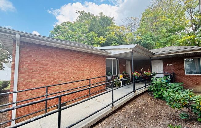 2 Bedroom, 1 Bath Apartment