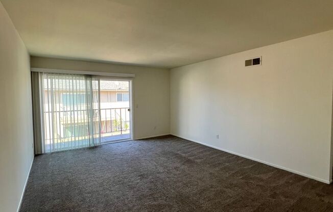 2 beds, 2 baths, 900 sqft, $2,395