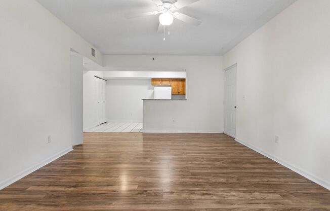 2 beds, 1 bath, 1,015 sqft, $2,050, Unit 09 - 912