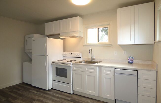 2083-2085 University St SE Salem, OR 97302