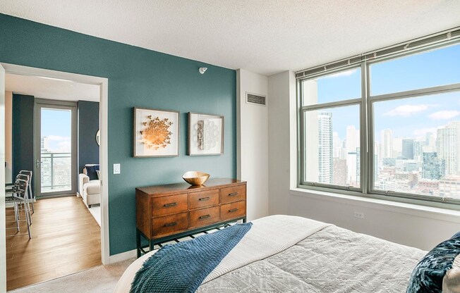 555 W KINZIE ST