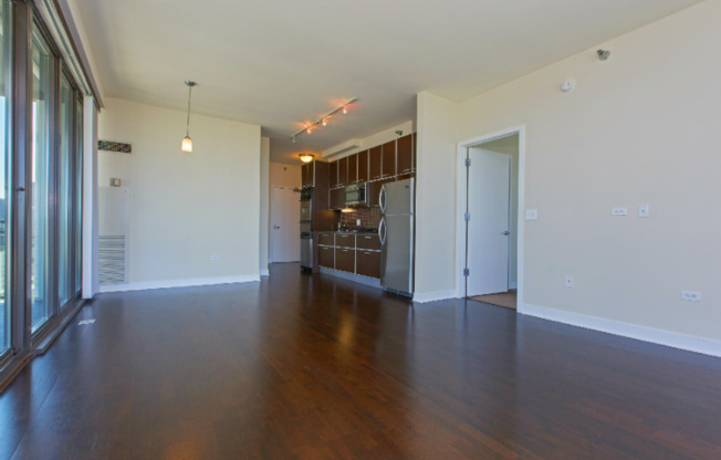 681 W WAYMAN