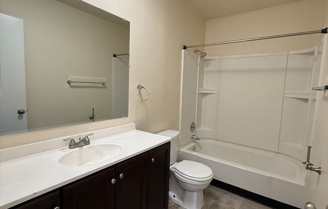 2 beds, 1 bath, $1,599, Unit 4624