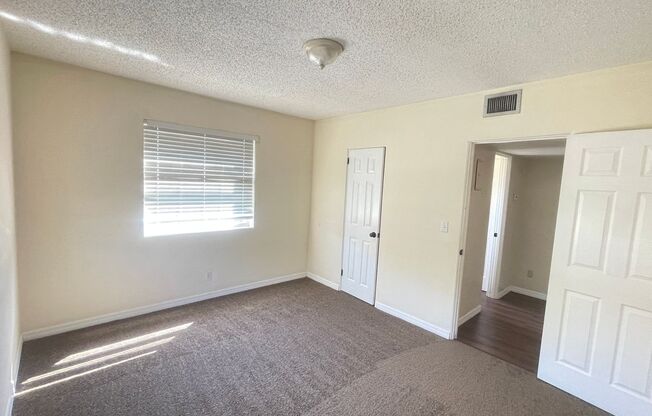 2 beds, 1 bath, 950 sqft, $1,195, Unit Unit 1