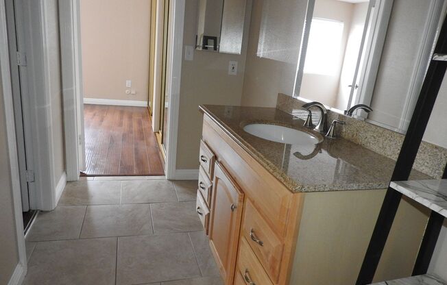 1 bed, 1 bath, $2,200, Unit #226