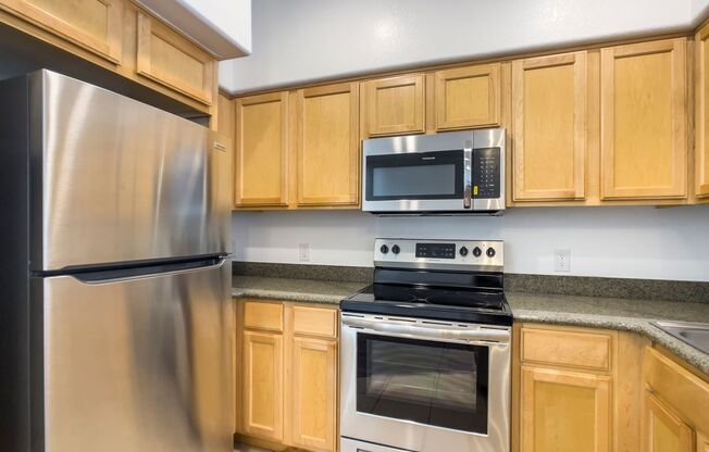 3 beds, 2 baths, 1,352 sqft, $1,795, Unit 215