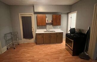 1 bed, 1 bath, $950, Unit 840A (Lower L)