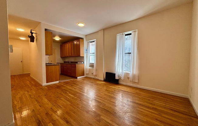 820 W 180 ST