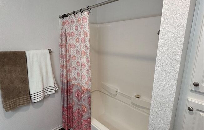 1 bed, 1 bath, 750 sqft, $2,270, Unit 1704
