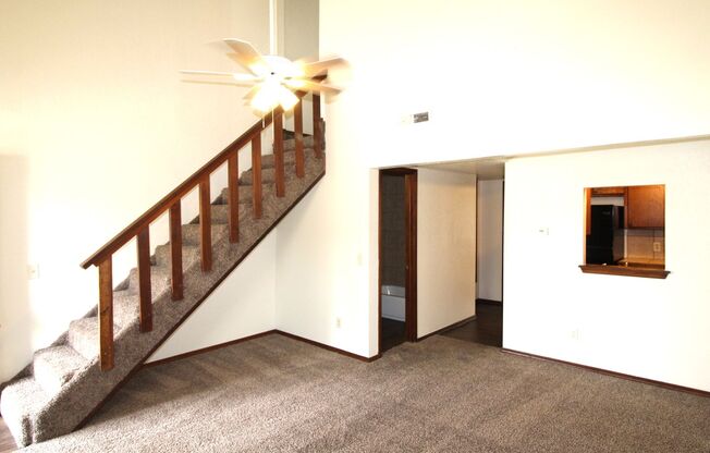 2 beds, 1 bath, 850 sqft, $850, Unit 11B