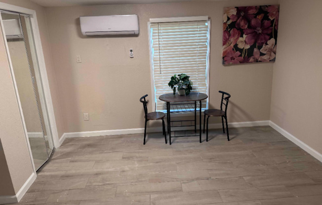 4208 W SALLE