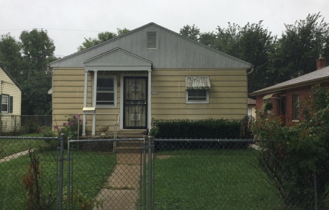 3 beds, 1 bath, $1,295