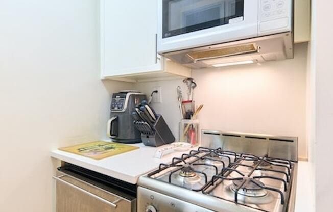 509 E 77 ST
